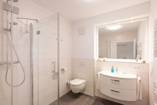 voll ausgestattetes Duschbad