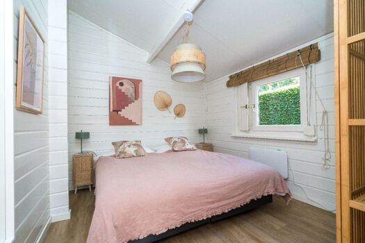 Schlafzimmer 1 mit 2 Luxus Einzel Boxspringbetten