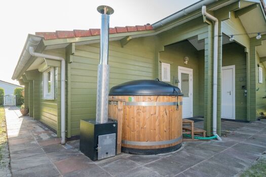 Der herrliche Hot Tub und Außendusche