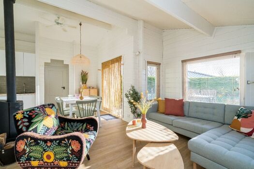 Das sehr geschmackvoll, neu eingerichtete Wohnzimmer