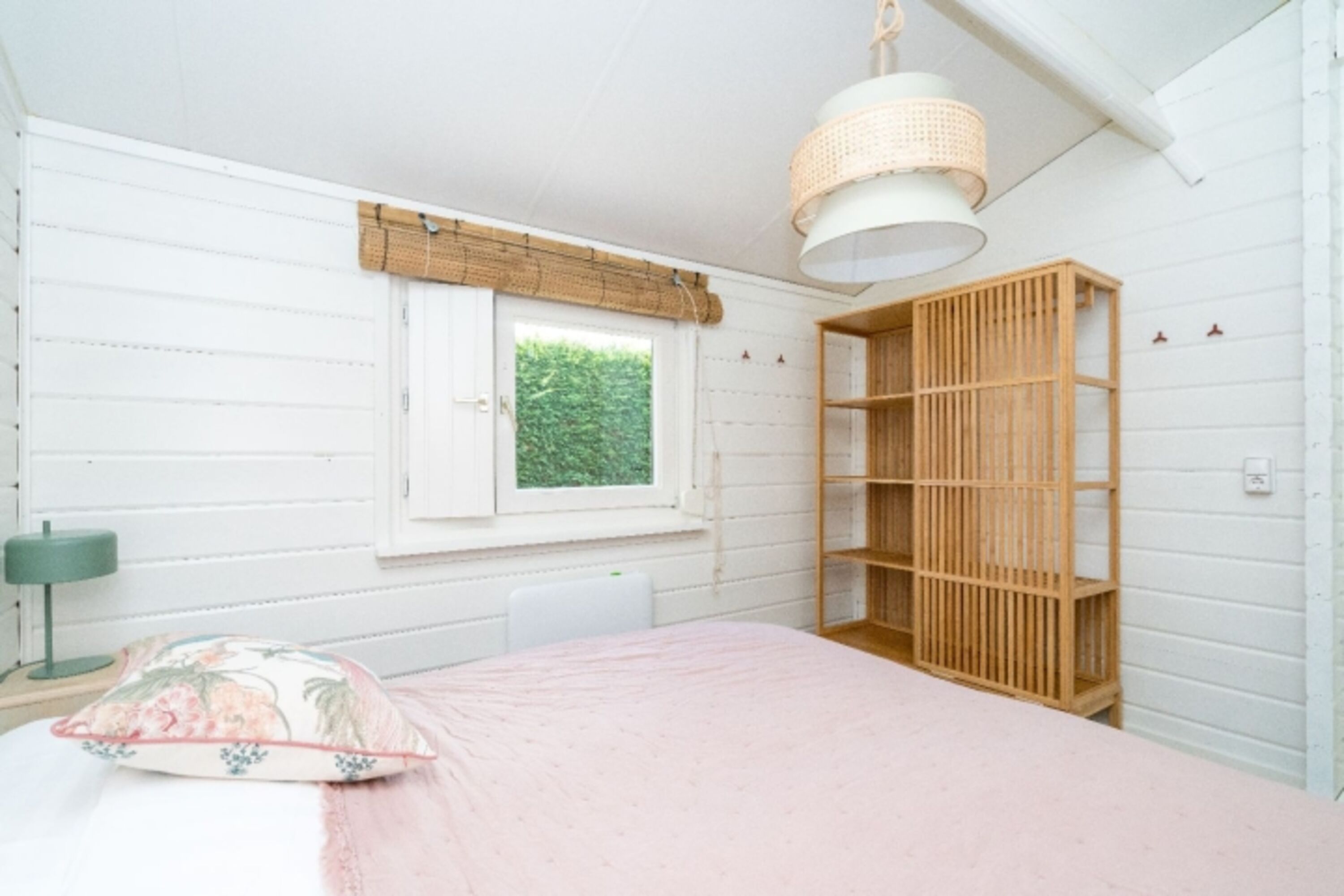 Schlafzimmer 1 mit 2 Luxus Einzel Boxspringbetten
