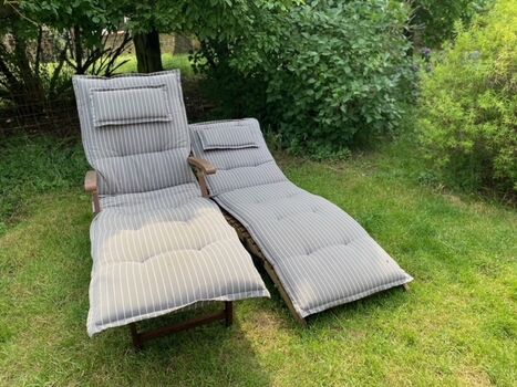 Sonnenliegen im Garten