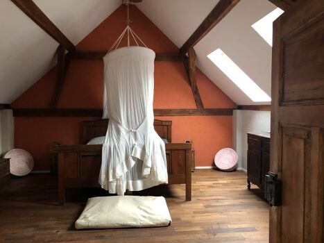 Das Schlafzimmer mit Doppelbett