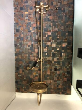 Dusche im Badezimmer im Erdgeschoss