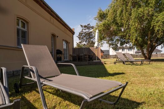 Außenansicht und Garten