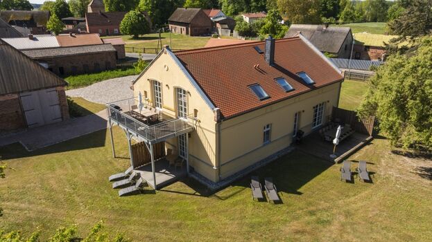 Außenansicht und Garten