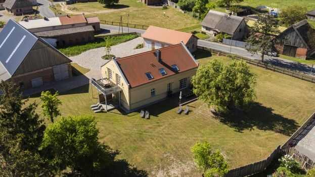 Außenansicht und Garten