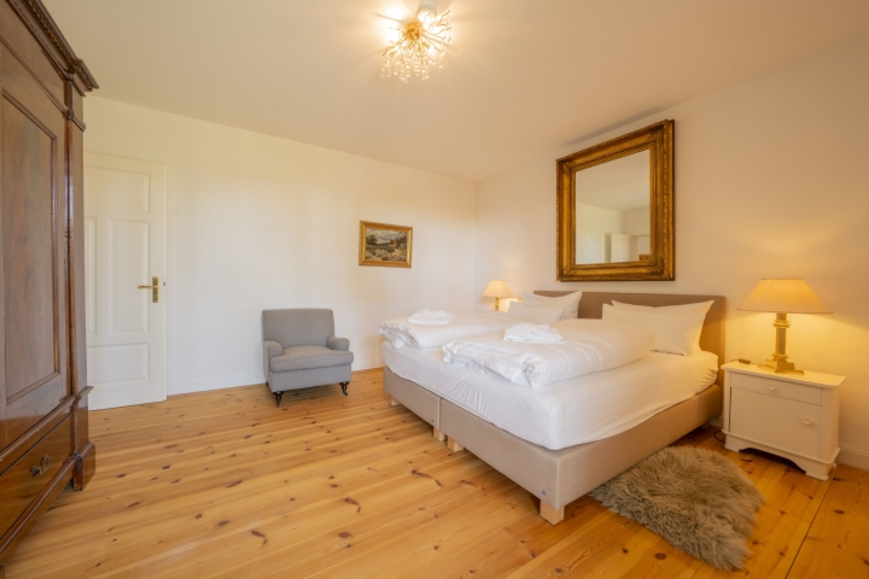Schlafzimmer 1