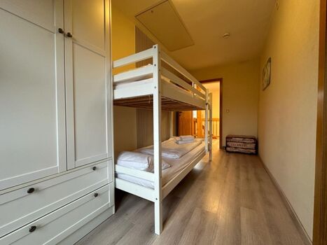 Schlafzimmer 3 im 2. OG (Durchgangszimmer zu Schlafzimmer 2)