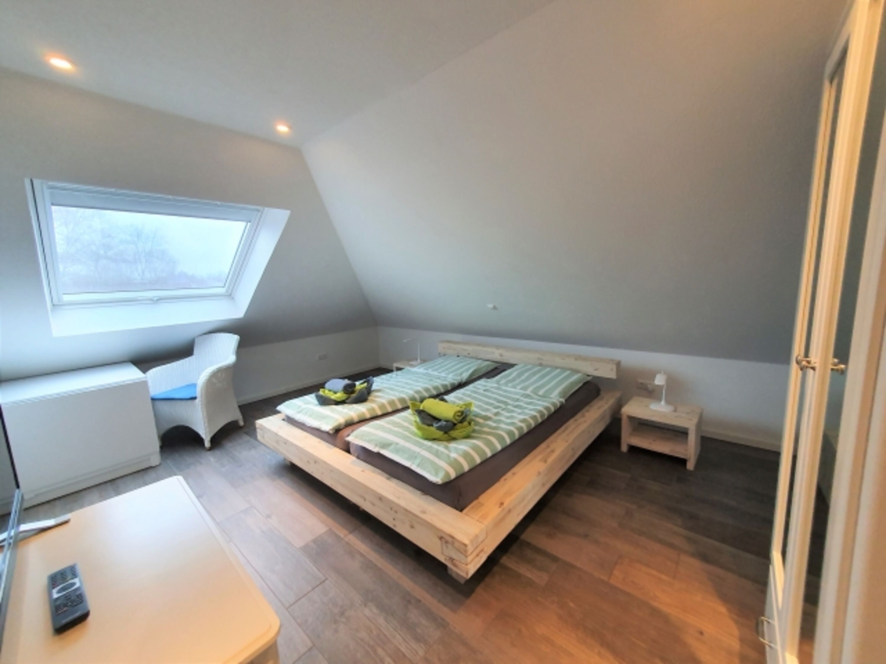 Schlafzimmer mit Doppelbett
