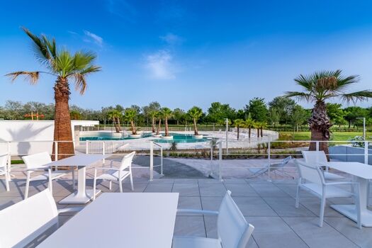 Im Clubhaus genießen Sie ganztägig Snacks und kühle Drinks