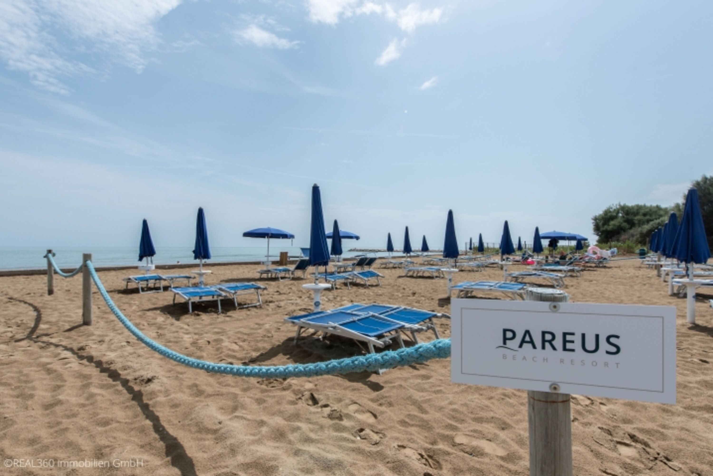 Gratis für Sie: Sonnenschirme und Liegen