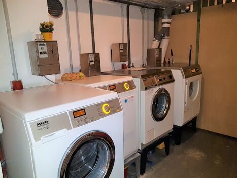 Münzwaschmaschinen - und Trockner