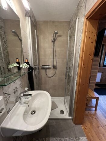 Wunderschönes Badezimmer (im Dezember 2023 saniert)