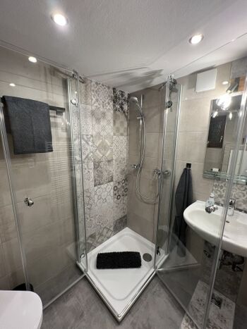 Wunderschönes Badezimmer (im Dezember 2023 saniert)