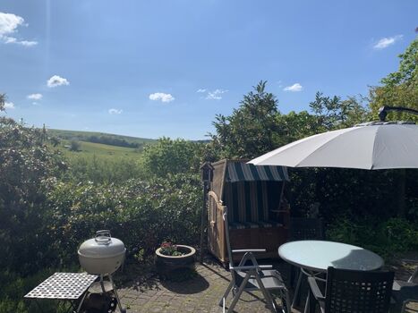 Traumhaft schöne Terrasse direkt vor der Haustür