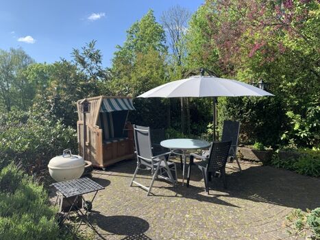 Traumhaft schöne Terrasse direkt vor der Haustür