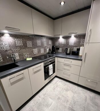 Vollausgestattete Küche (im März 2022 komplett renoviert)