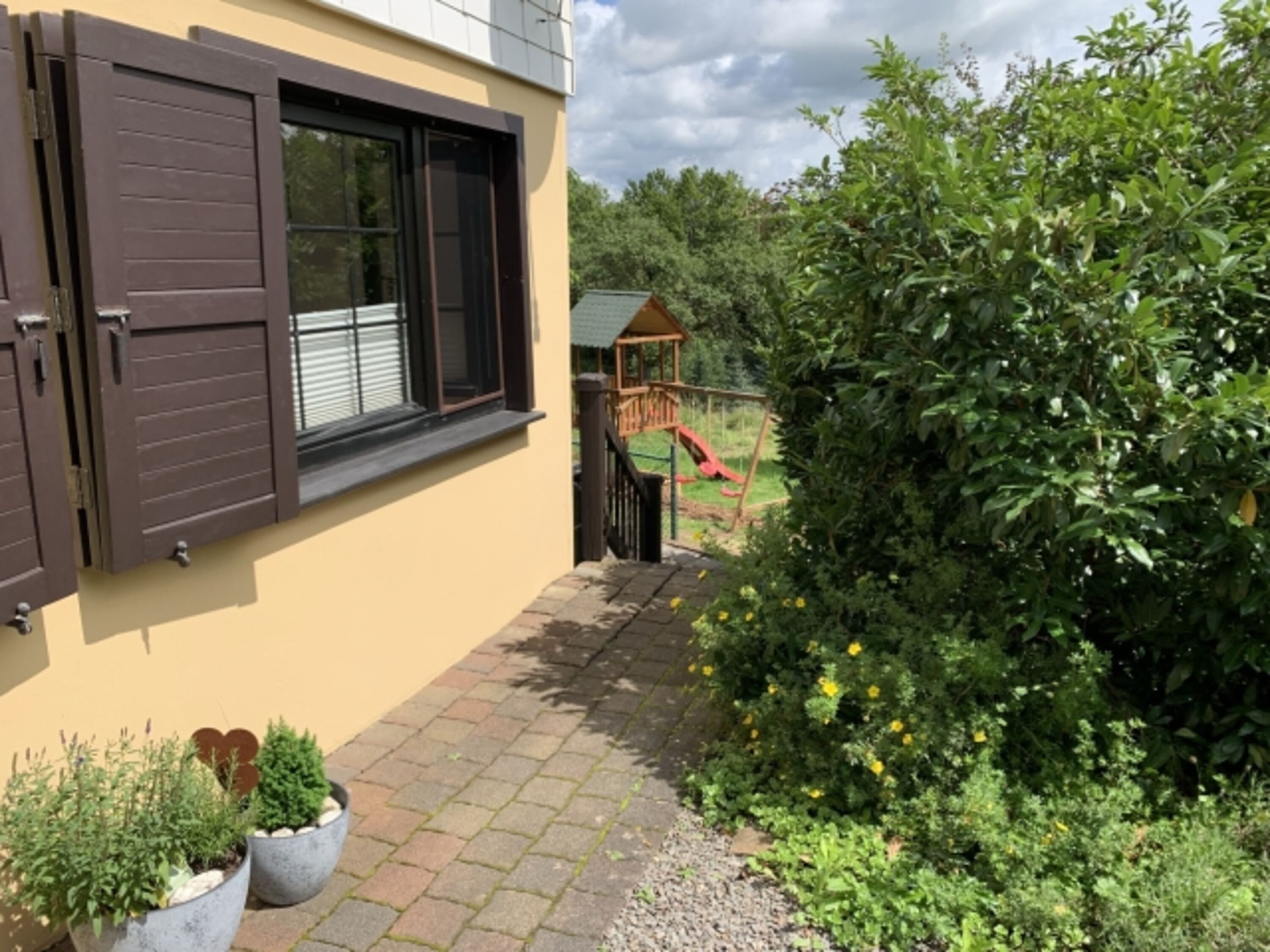 Eigener Spielplatz direkt beim Haus