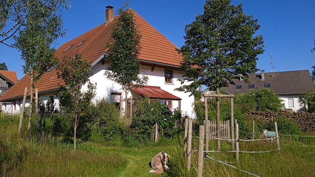 Gartengelände um das Hotzenhaus