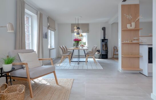 Wohnbereich mit Esszimmer