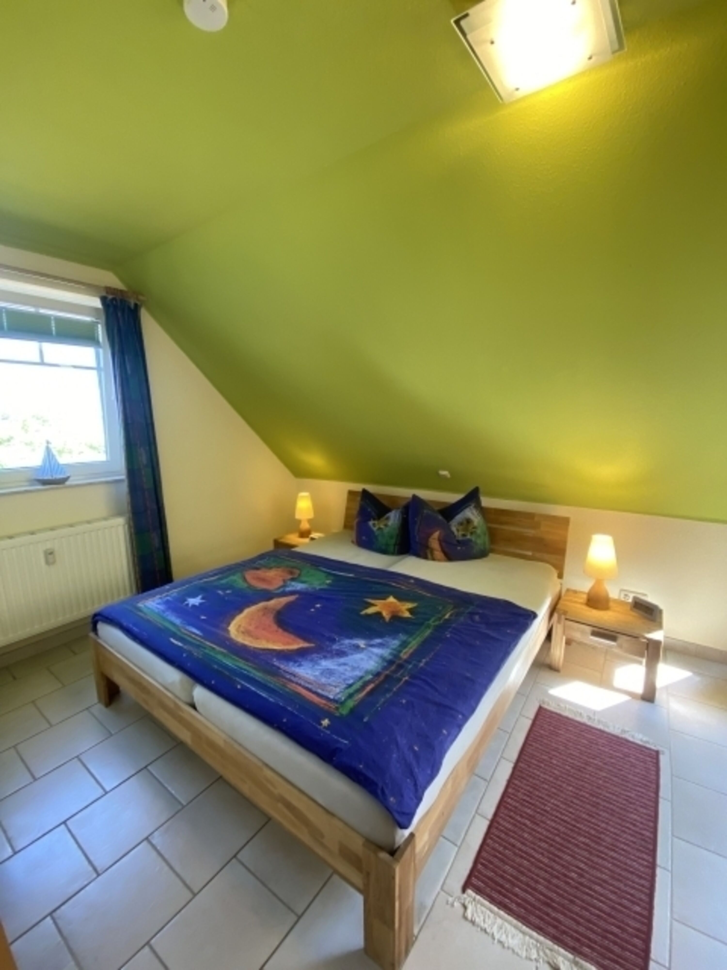 Schlafzimmer 1