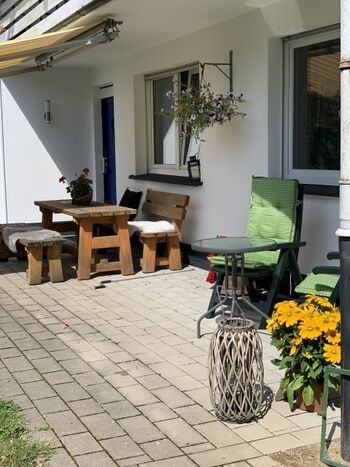 Gemütliche Sitzecke auf der Terrasse 
