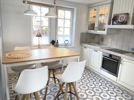 Küche mit Essbereich