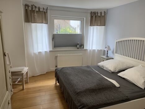 Schlafzimmer 1 Souterrain