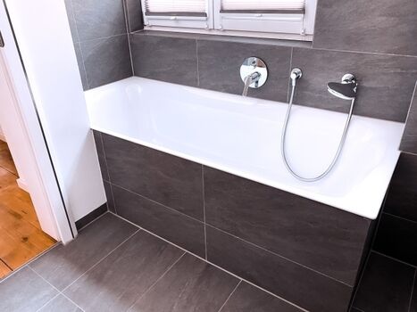 Badewanne 2. Badezimmer (1. Stock)