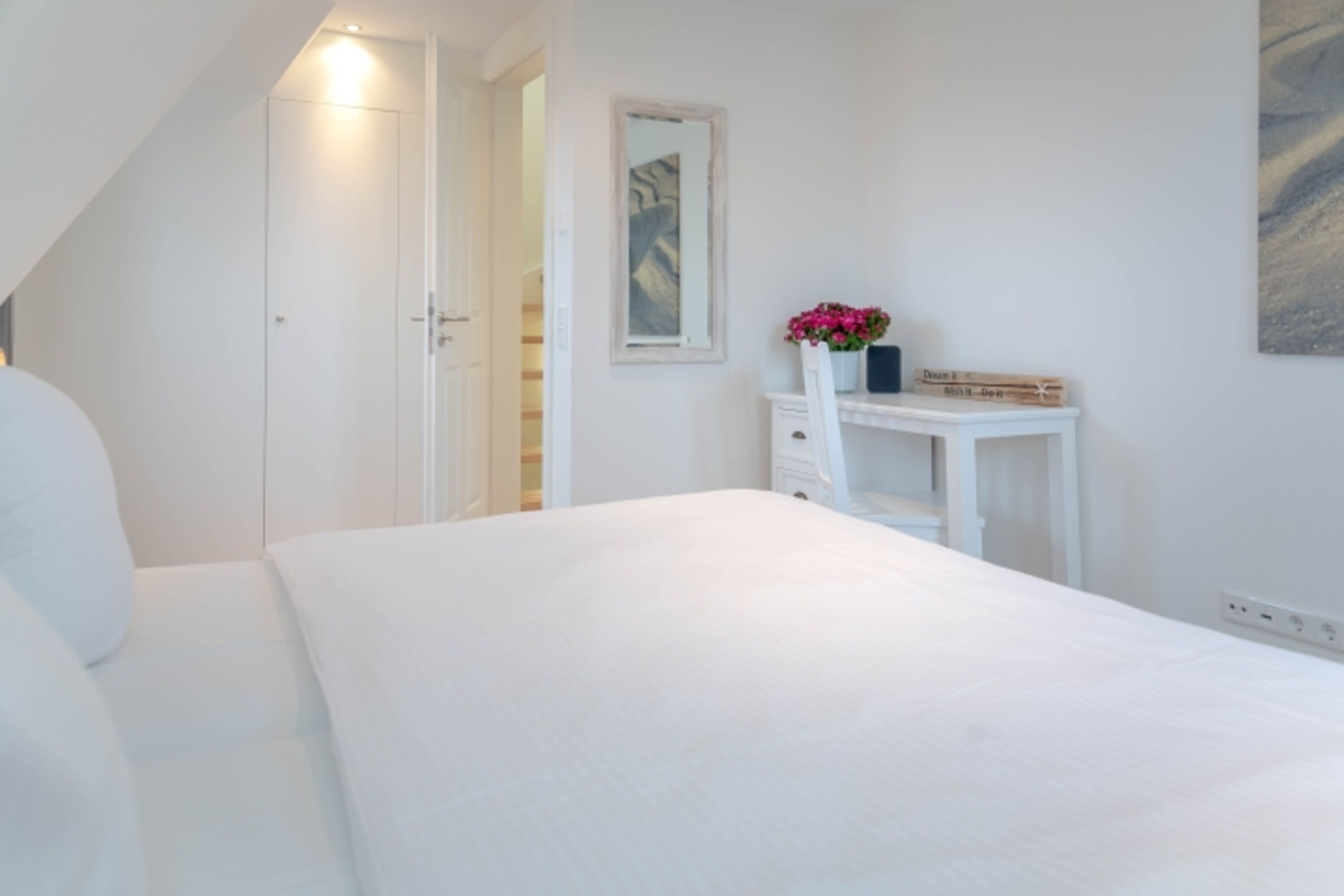 Bett Schlafzimmer 1. OG