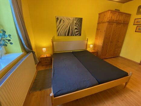 Schlafzimmer 1