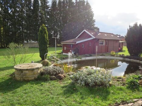 Außenbereich mit Nebenhaus