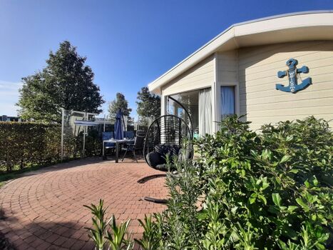 Außenterrasse mit maritimen Details