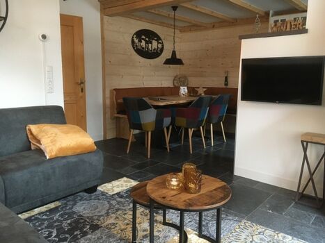 Wohnzimmer und Essbereich