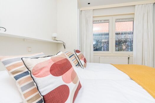 Schlafzimmer 1 mit Doppelbett