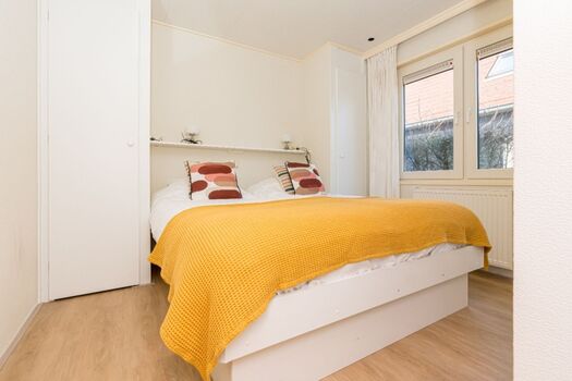 Schlafzimmer 1 mit Doppelbett