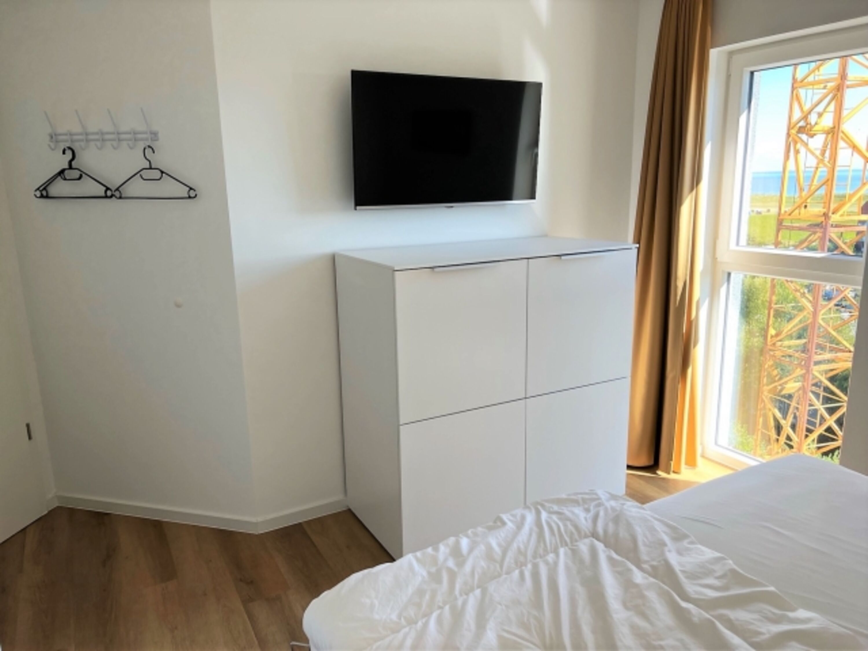 Kommode / Fernseher
