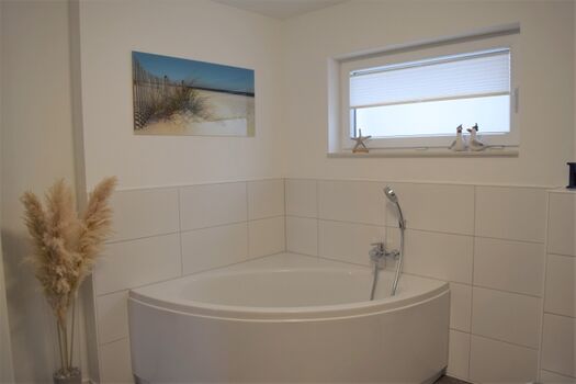 Vollbad mit Fenster...