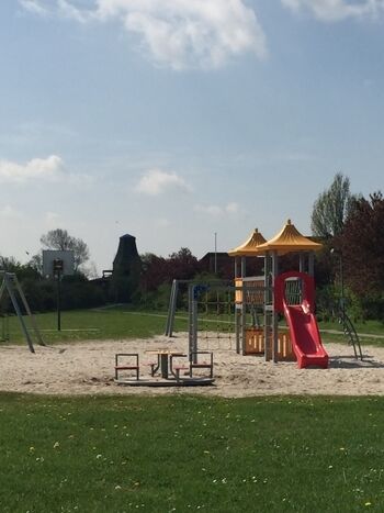 Kleiner Spielplatz am Dorfplatz