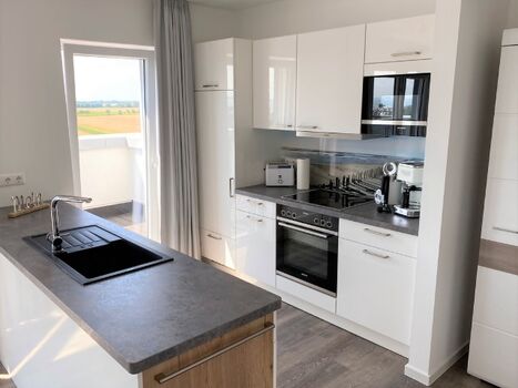 voll ausgestattete Einbauküche