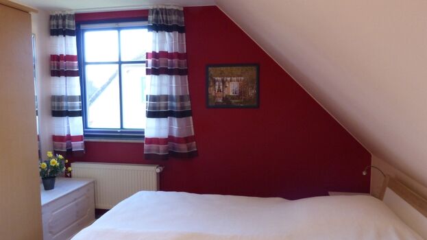 2. Schlafzimmer im OG