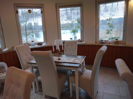 Runderker mit Blick zum See