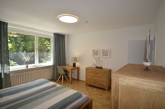 Schlafzimmer 2