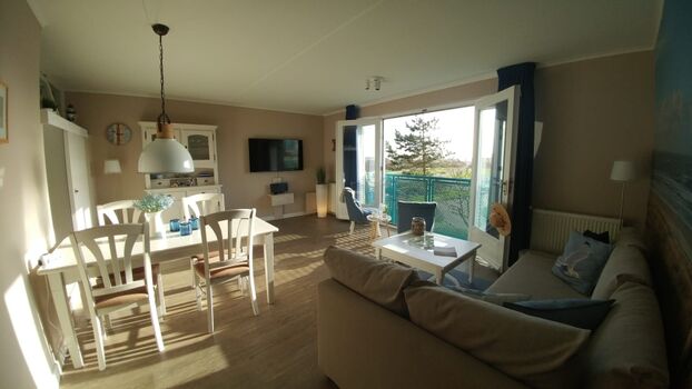 Frühstück mit den ersten Sonnenstrahlen