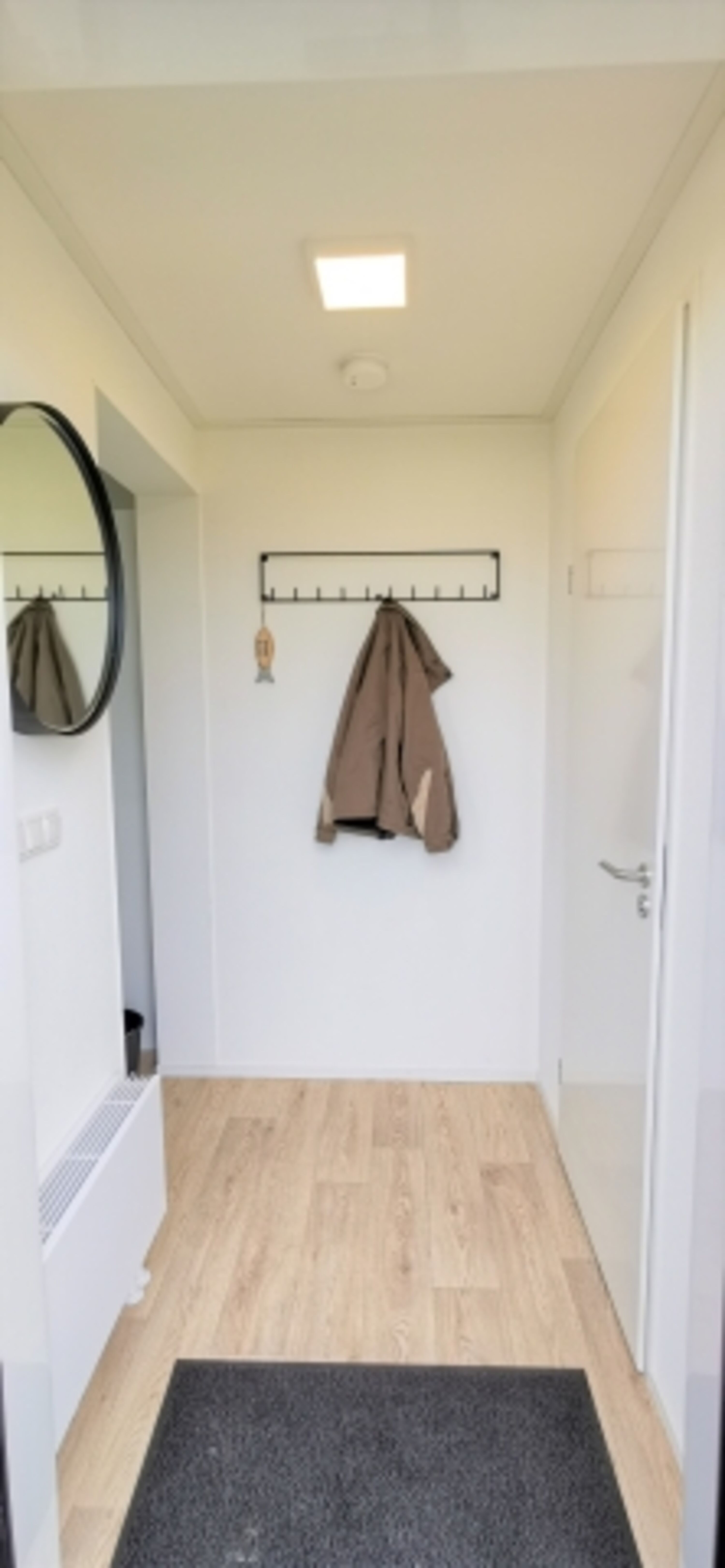 Eingangs-Flur mit Garderobe