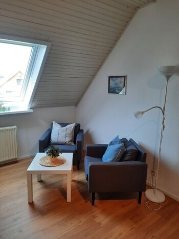 Wohnzimmer mit Leseecke, Magenta TV-Stick, DVD-Player