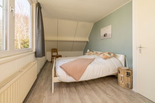 Schlafzimmer 3 mit 2 Einzelbetten und Schrank