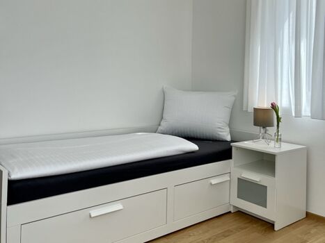 Das Einzelbett im 2. Schlafzimmer