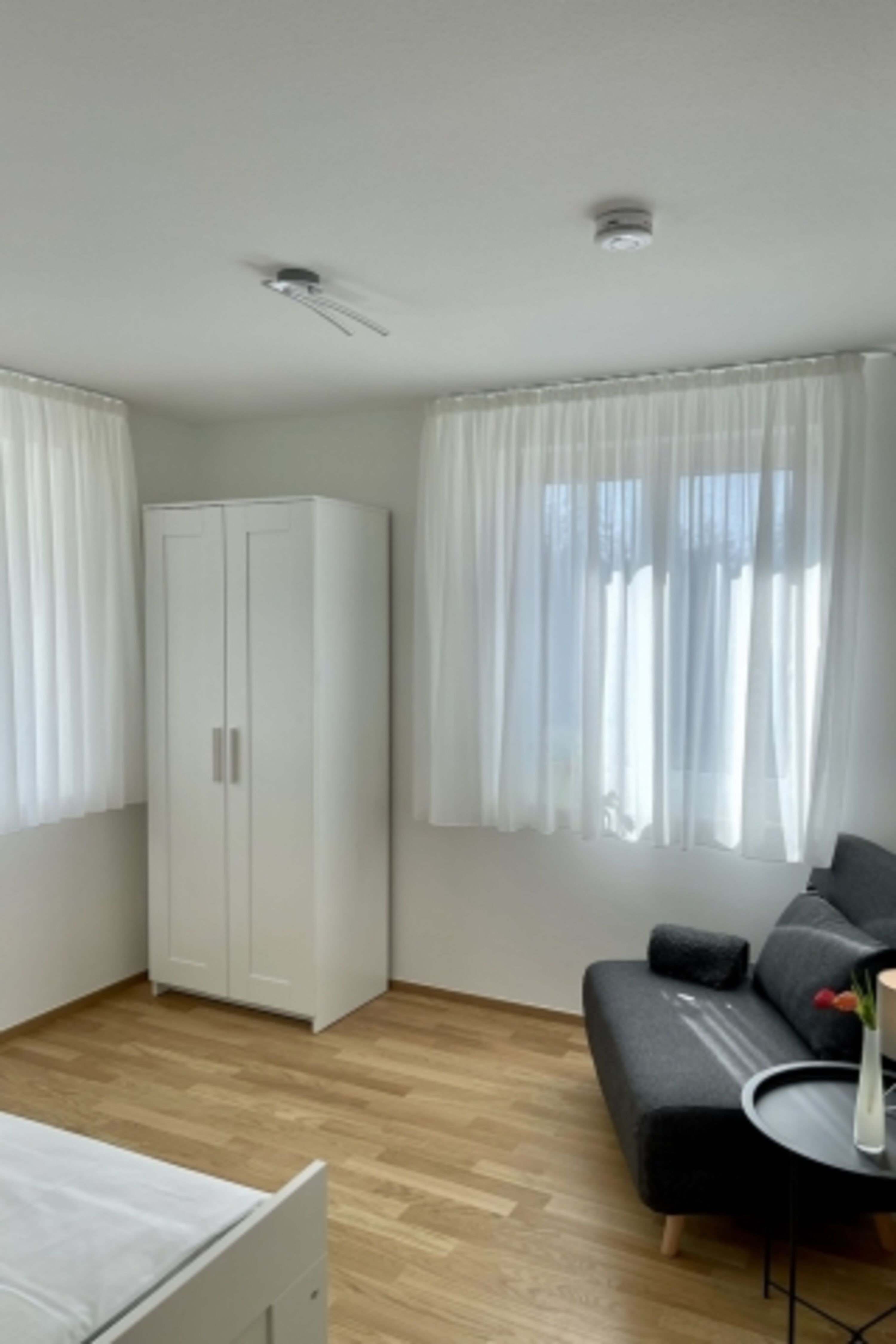 Die Schlafcouch und das Einzelbett im 2. Schlafzimmer